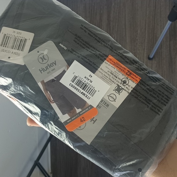 Hurley Hybrid Mens Walk shorts Black Size 42 NWT Sealed in Factory Plastic - Picture 7 of 9